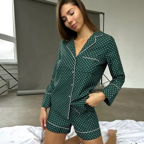 Loose long-sleeve and short-pants loungewear
